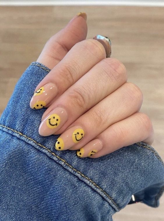 Smiley face manicure