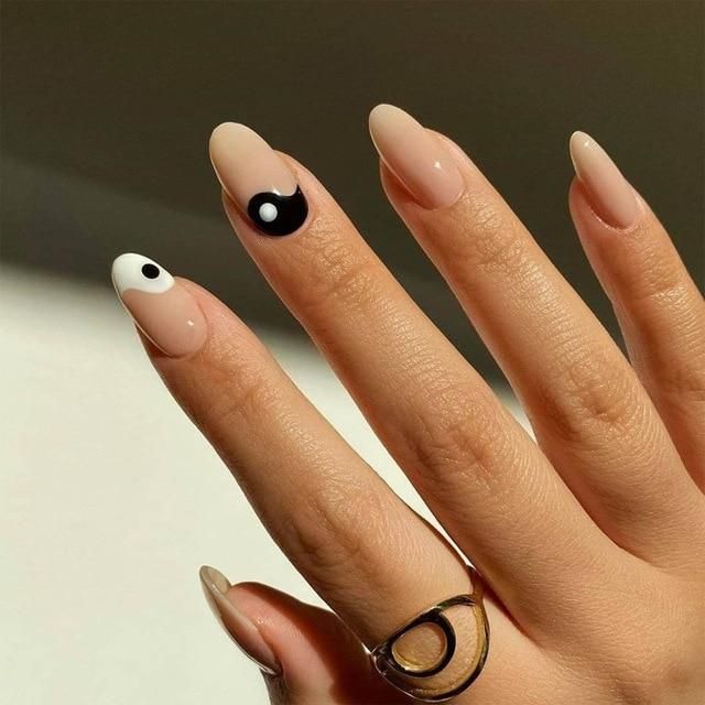ying yang nail art